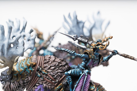 Conquest: Weaver Courts Gemred Knights